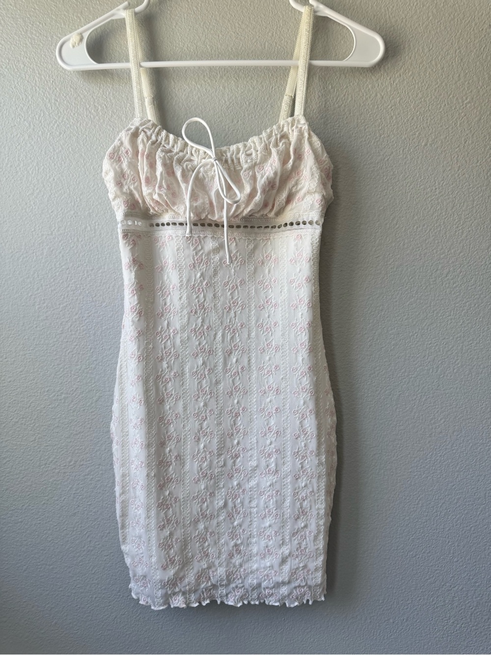 Garage White Mini Dress with Light Pink Lace Flowers Sz XS Going Out Sexy